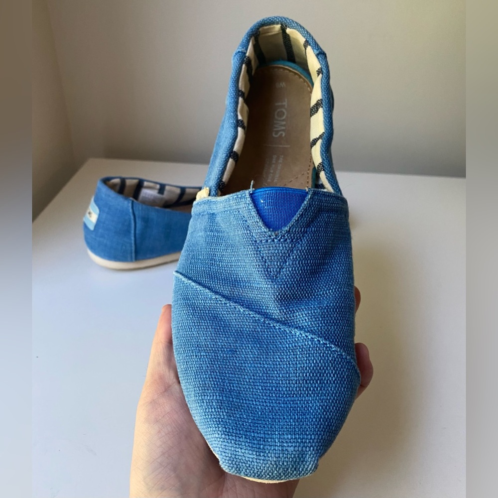 Toms Classic Women’s Blue Denim Canvas Slip -On Shoes Size Women US 8 (fits 7-8)